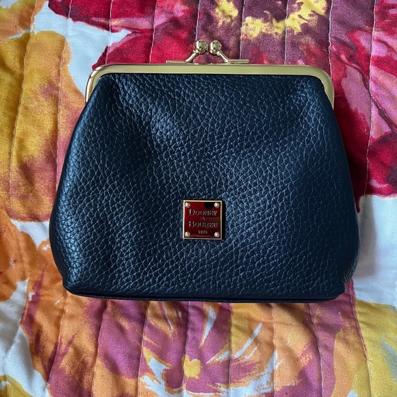 Dooney & Bourke wallet - Picture 4 of 4